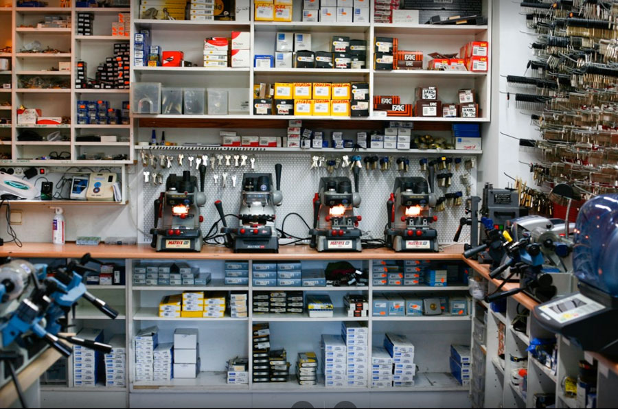 cerrajeria daniel local interior tienda pamplona
